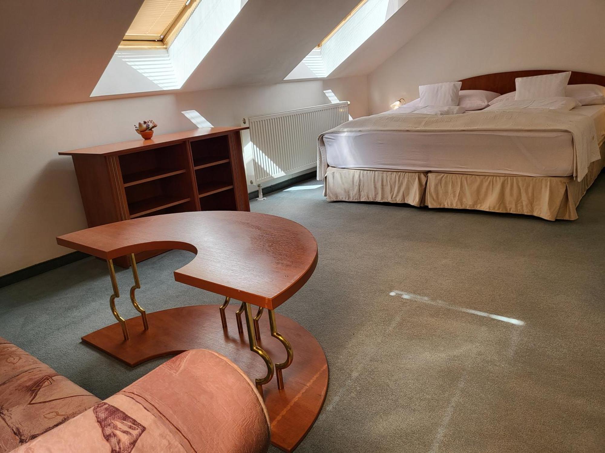 Hotel Margit Trencianske Teplice Ngoại thất bức ảnh
