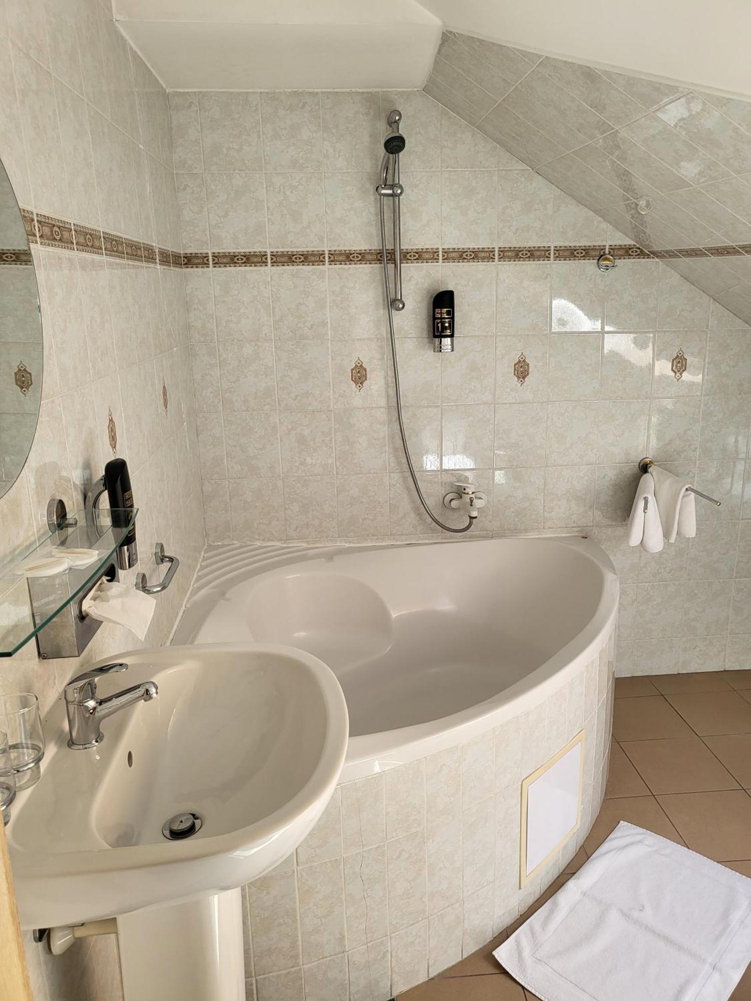 Hotel Margit Trencianske Teplice Ngoại thất bức ảnh